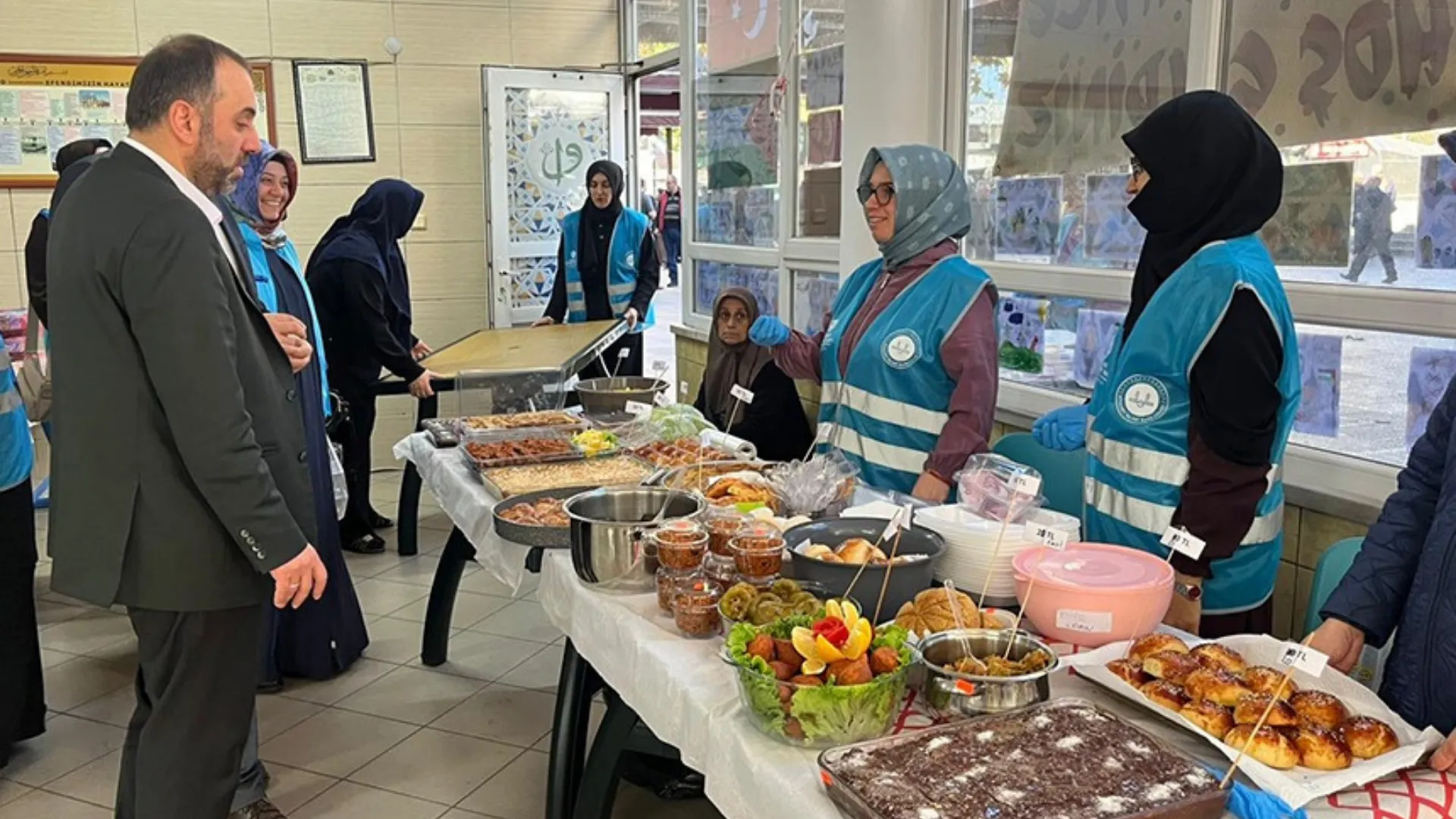 Rize’de 'Hayır Çarşısı'na Büyük İlgi