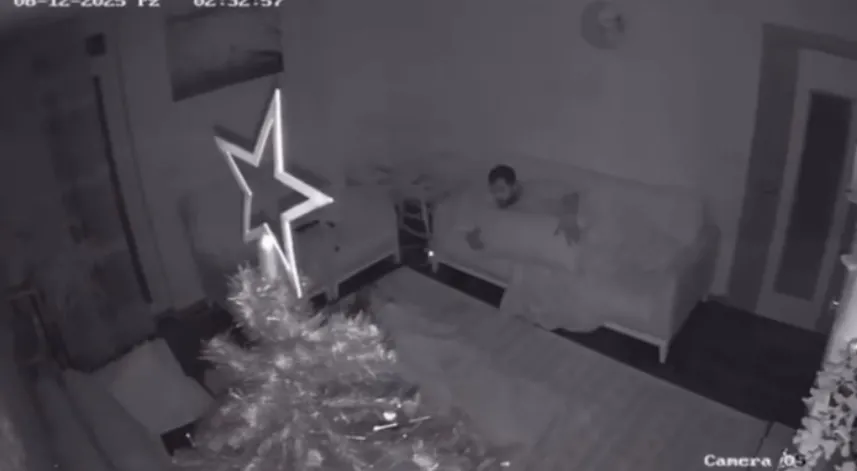 Antalya 4.3 ile sallandı, deprem anı güvenlik kamerasına yansıdı