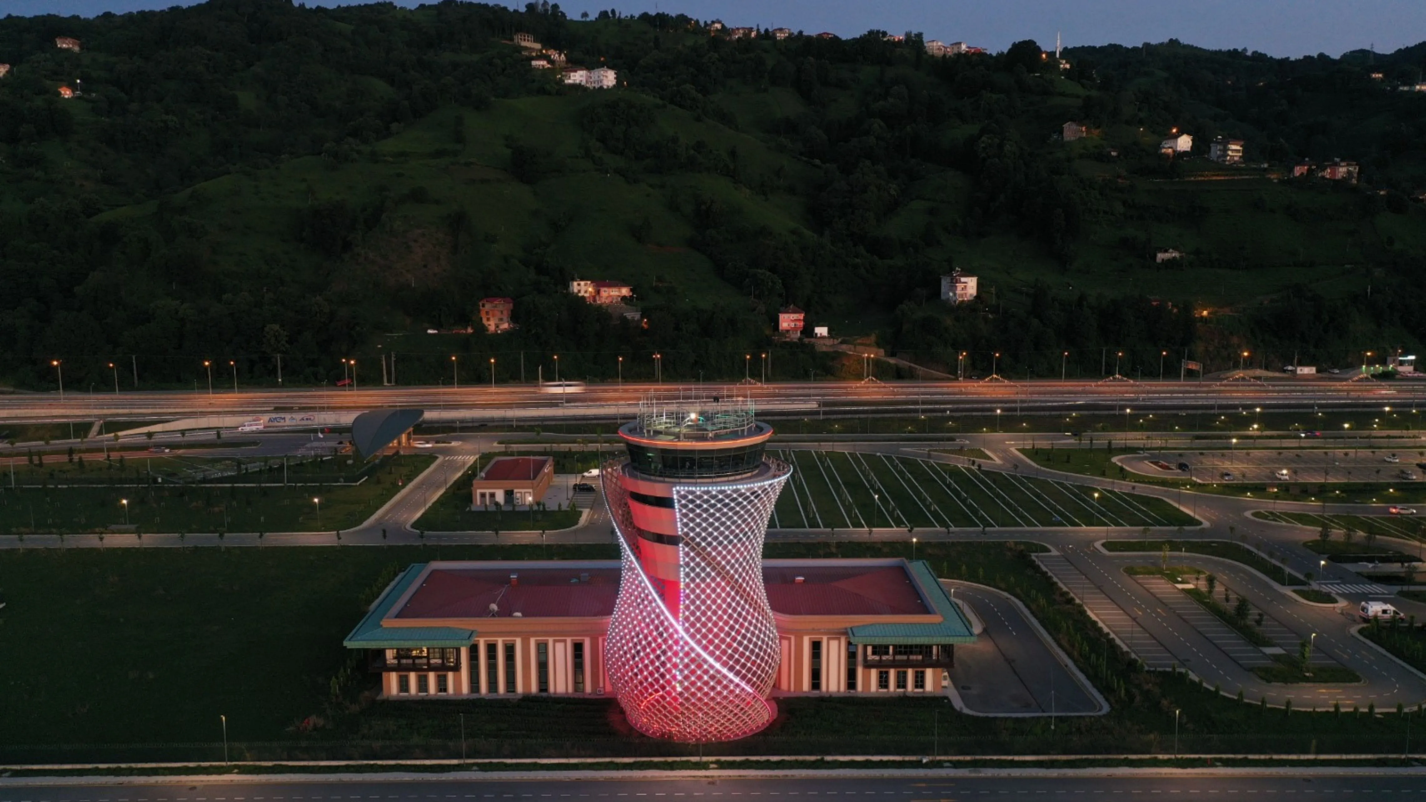 Rize-Artvin Havalimanı üst üste 3. yılda 1 milyon yolcu aştı