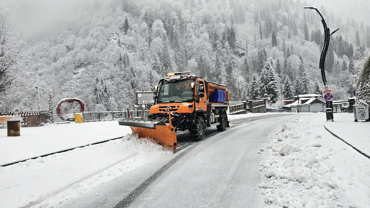 Rize ve Artvin'de kar etkili oldu