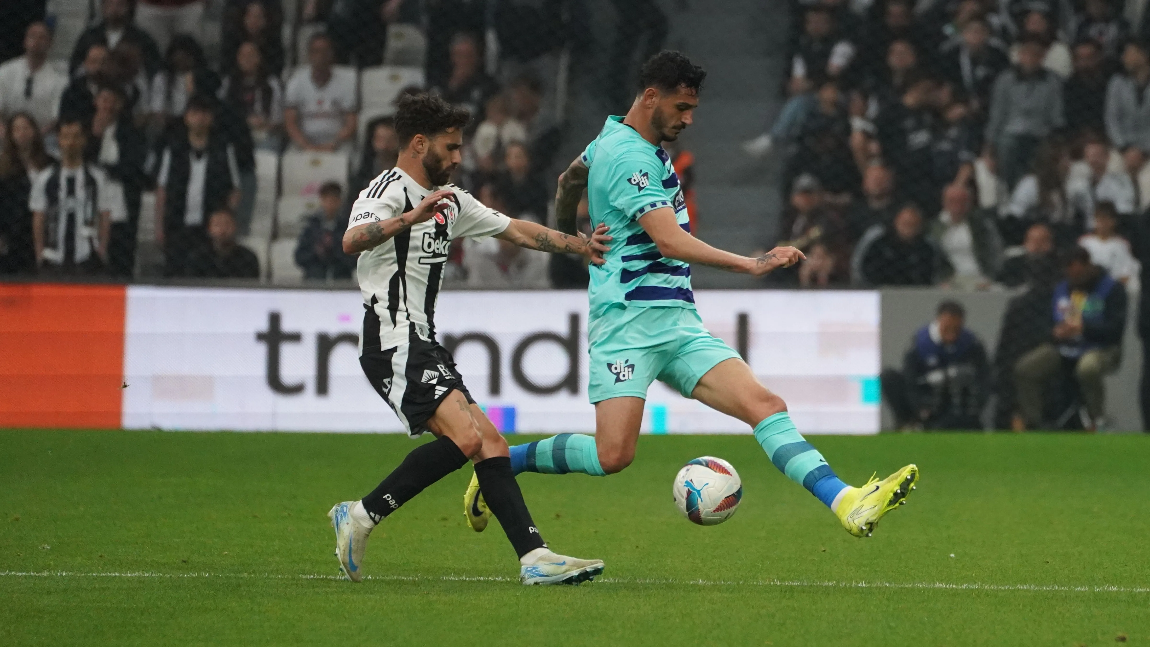 Atmaca, 47. kez Kartal'ın karşısında