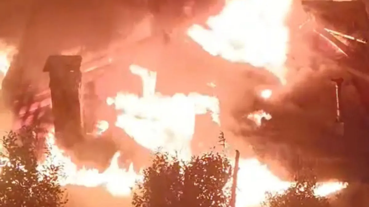 Ordu'da 2 katlı ahşap ev yandı