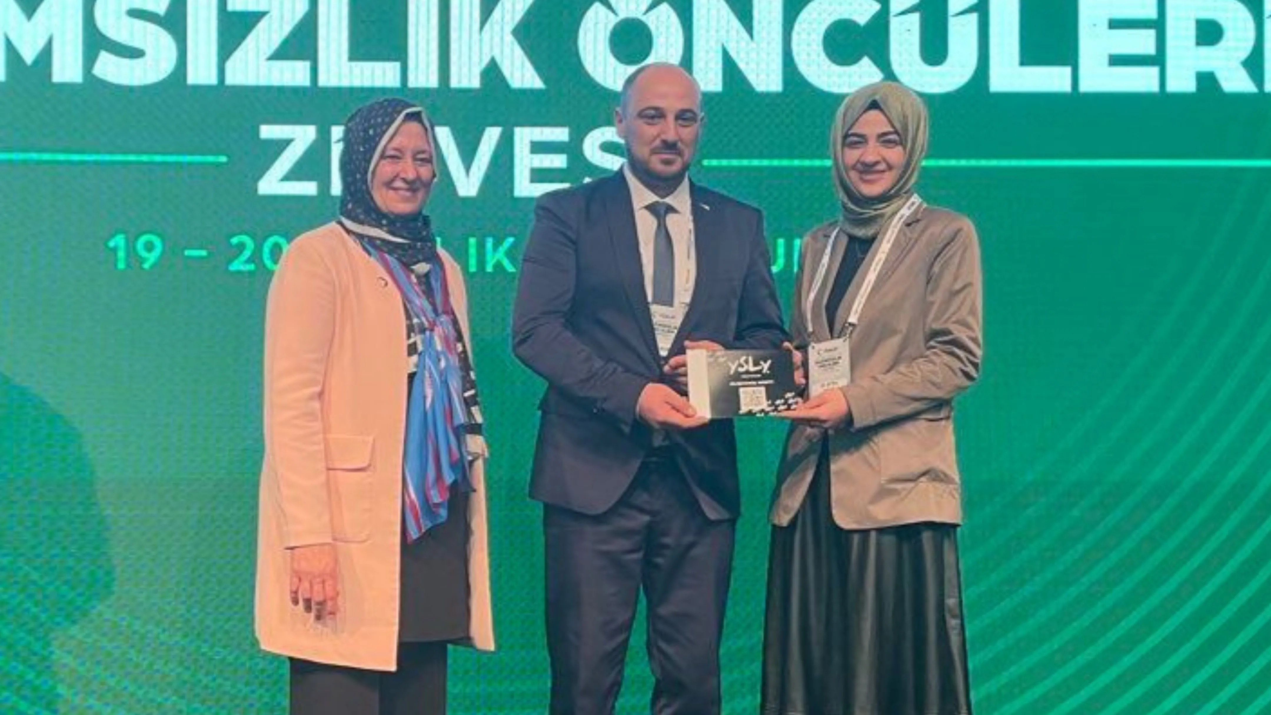 Rize Yeşilay İl Başkanlığı 'En İyi Kampüs Modeli' ödülünü aldı