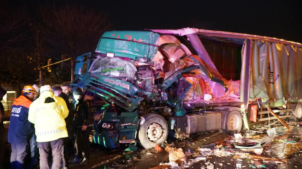Rize- Karadeniz Sahil Yolu'nda feci; 1 yaralı