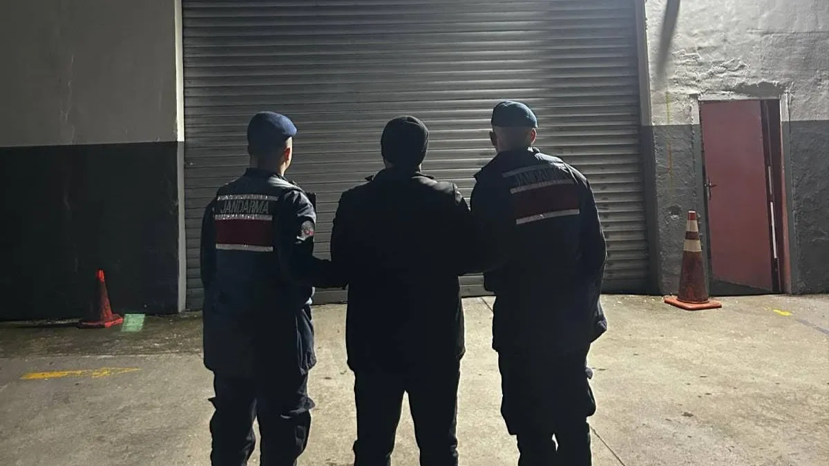 Çocuğun Cinsel İstismarı Suçundan Aranan Şahıs Rize’de Yakalandı