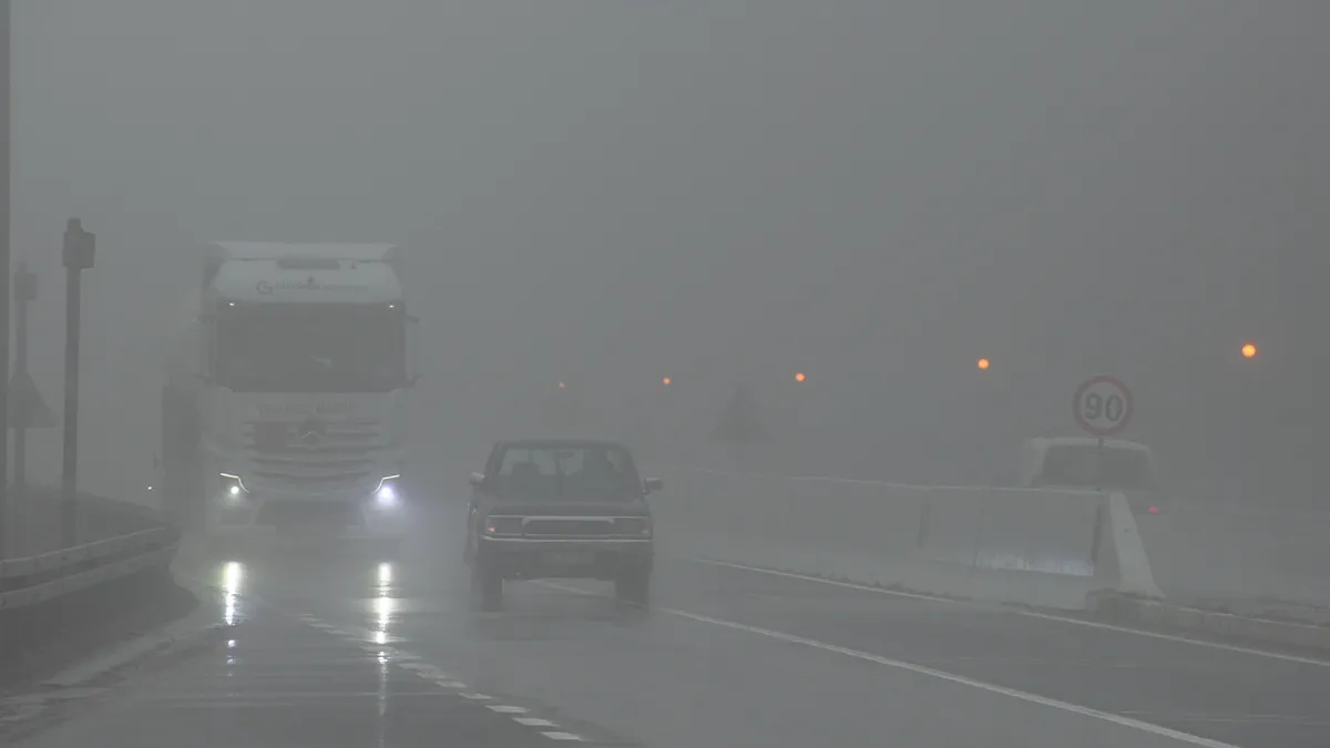 Bolu Dağı geçişinde yağmur ve sis etkili oldu