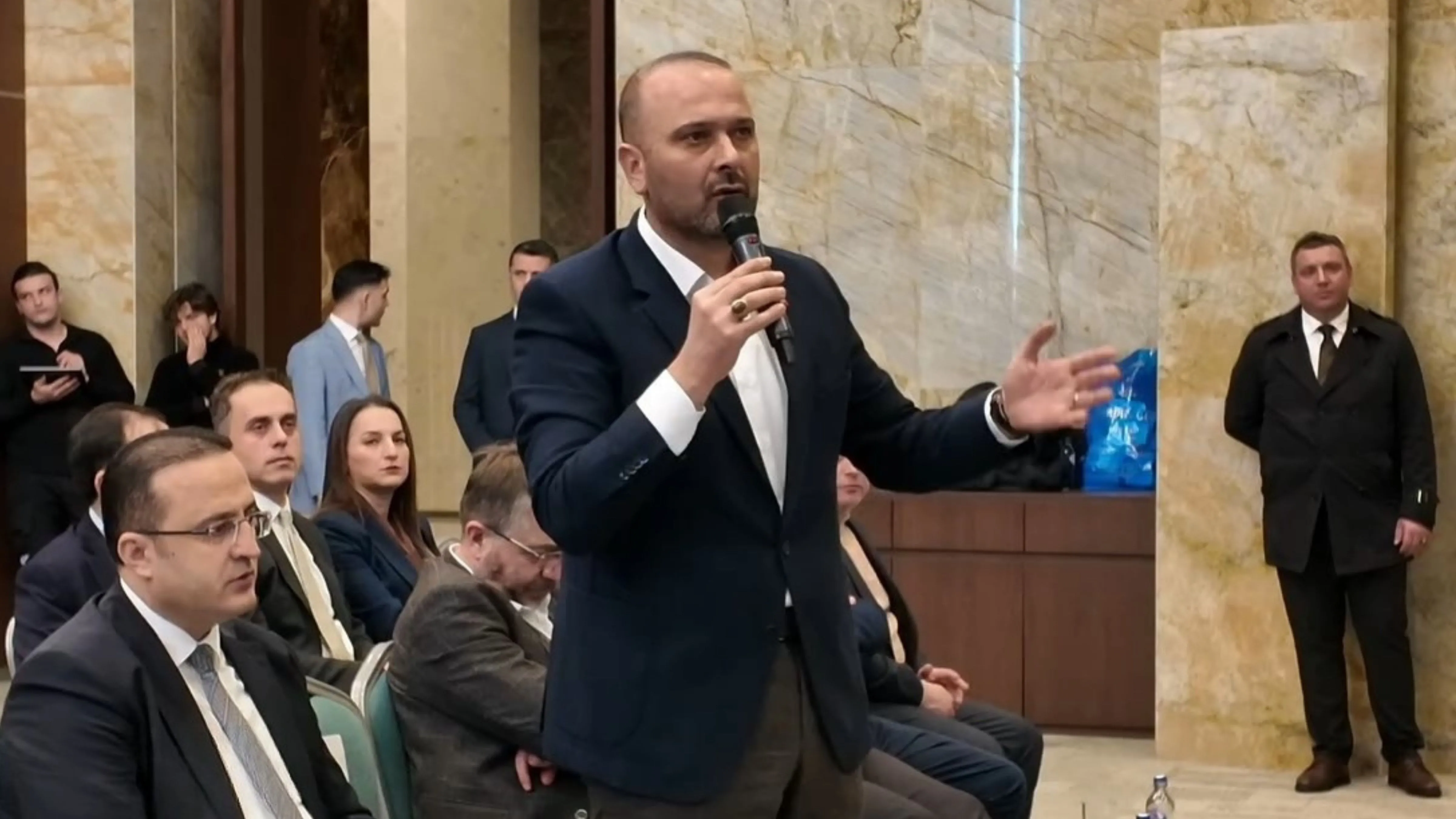 Başkan Saffet Mete, Rize-Artvin Havalimanı taleplerini yetkililere iletti