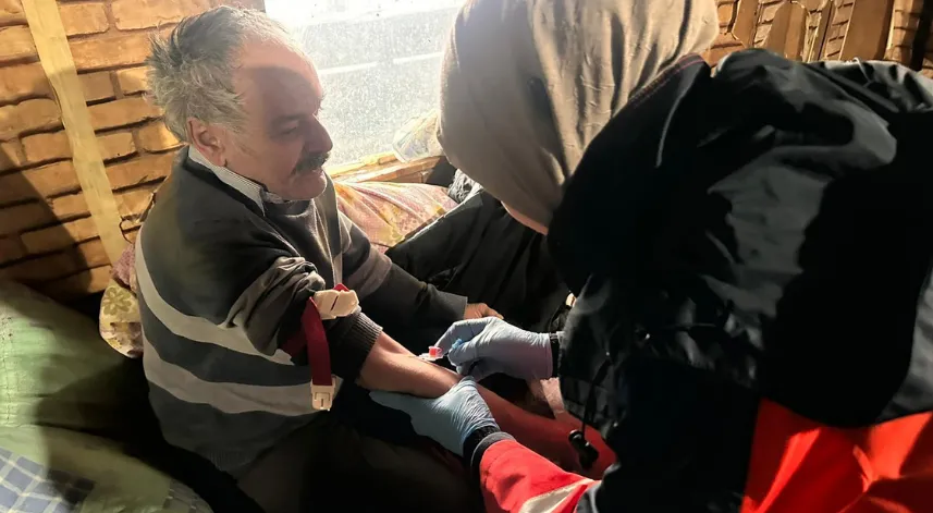 Giresun'da görme engelli KOAH hastası UMKE ekiplerince hastaneye ulaştırıldı