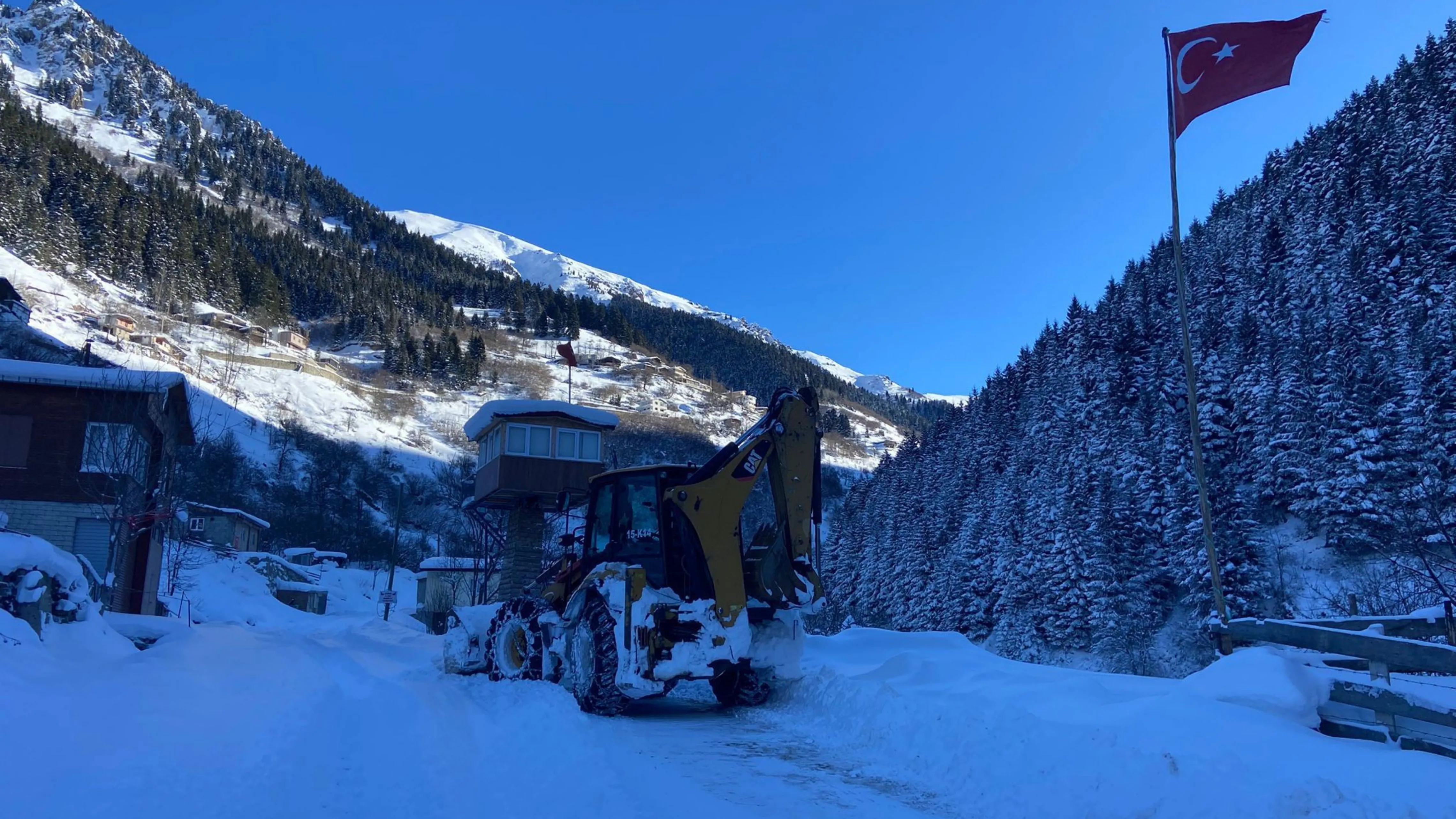 Rize’de kar nedeniyle 32 köy ana yolu ulaşıma kapalı