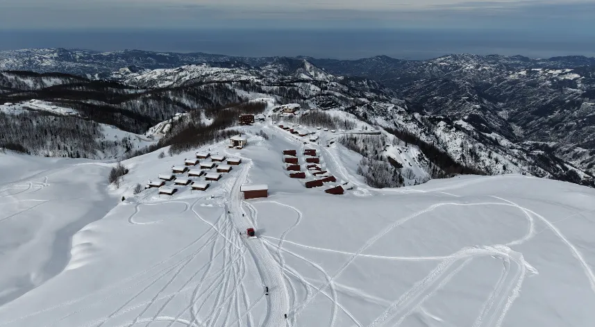 Rize'de Deniz Manzaralı Yaylada Kayak Keyfi