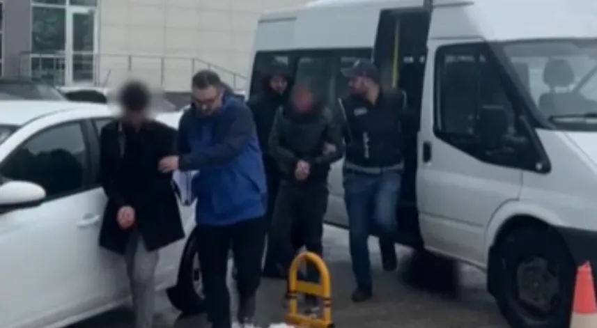 Bolu’da 13 düzensiz göçmen yakalandı, 5 organizatör tutuklandı