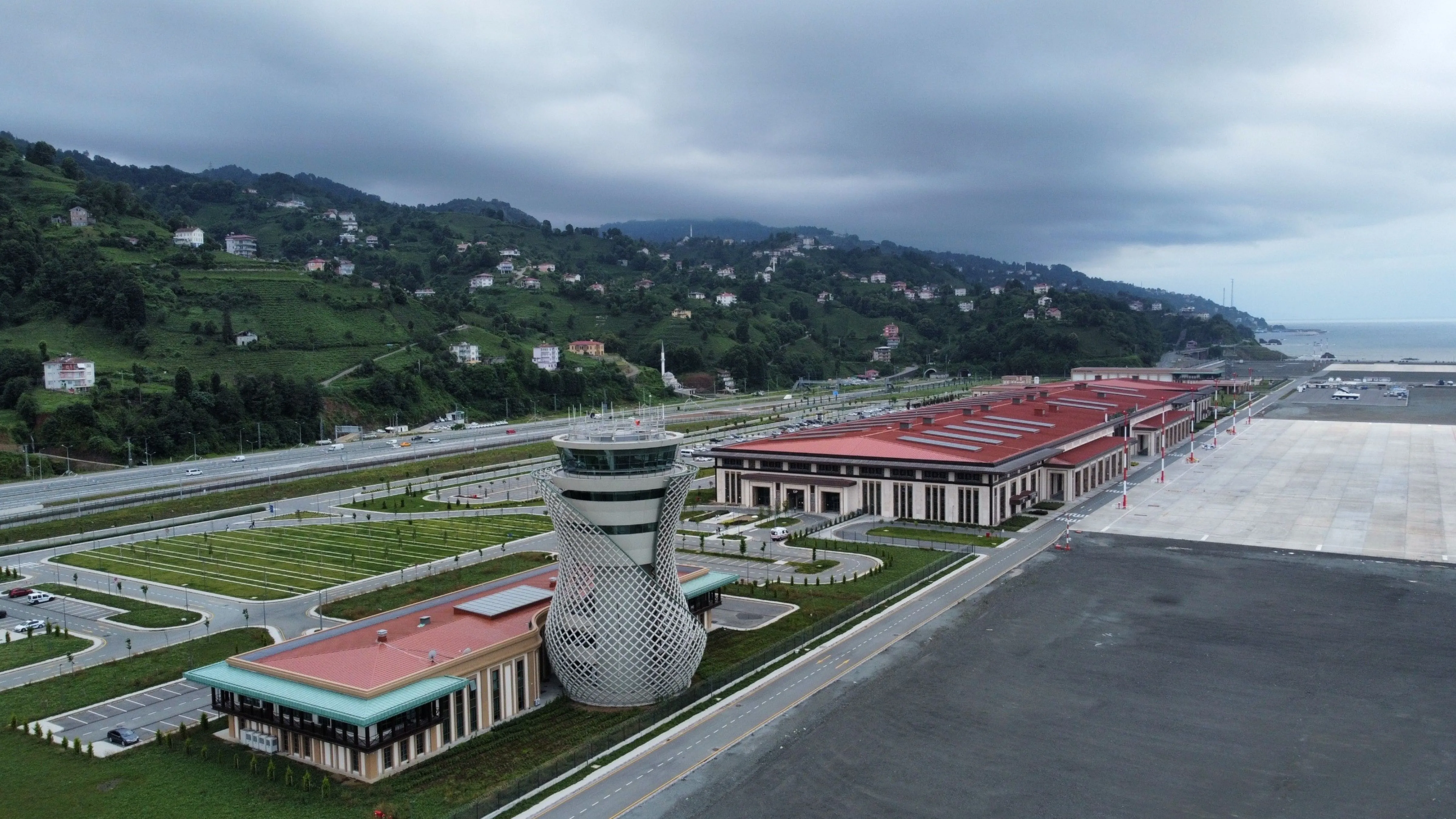 2025'te 1 milyon 159 bin 877 yolcu Rize-Artvin Havalimanı'nı kullandı