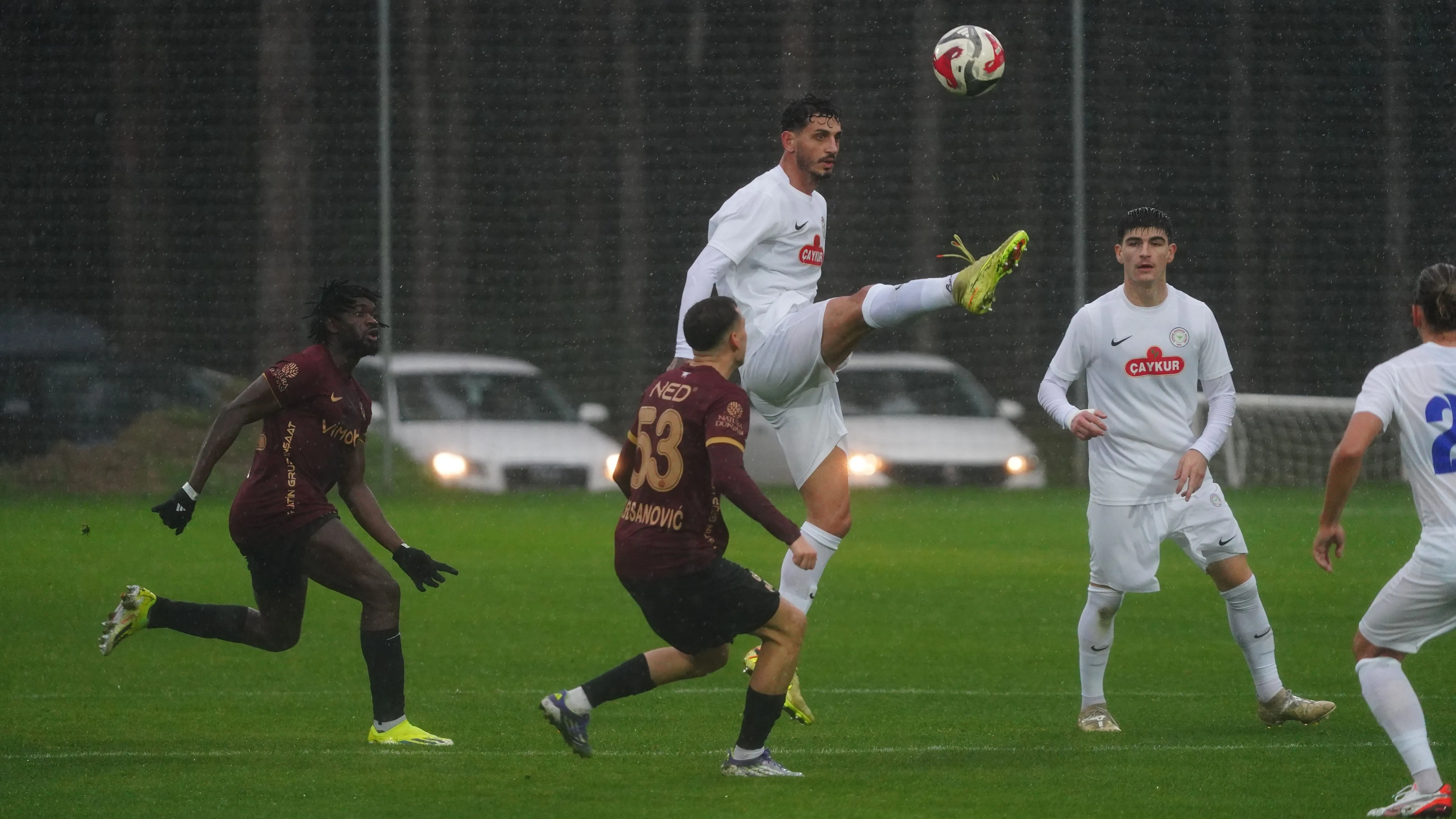Çaykur Rizespor, hazırlık maçında Gençlerbirliği’ne 2-1 mağlup oldu