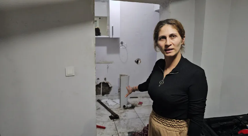İletişim firmasının altyapı çalışmasında su borusu zarar gördü; evi su bastı