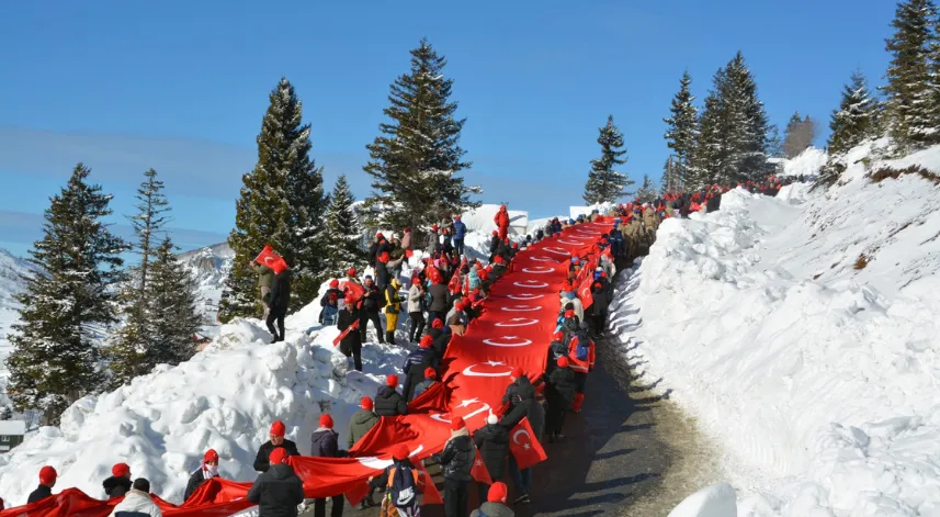 Trabzon'da Sis Dağı'nda Sarıkamış Şehitleri Anma Yürüyüşü yapıldı