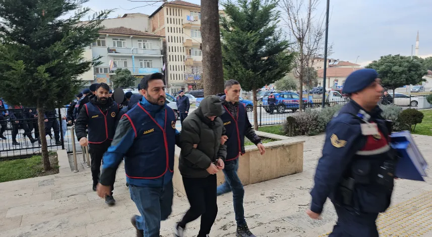 Banka hesabı kiralayıp dolandırıcılara gönderen kişilere operasyon: 16 gözaltı