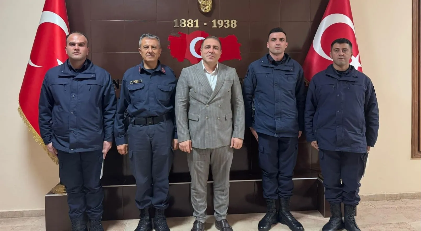 Hayrat'ta hasta kişiyi sağlık ekiplerine ulaştıran jandarma personeline başarı belgesi