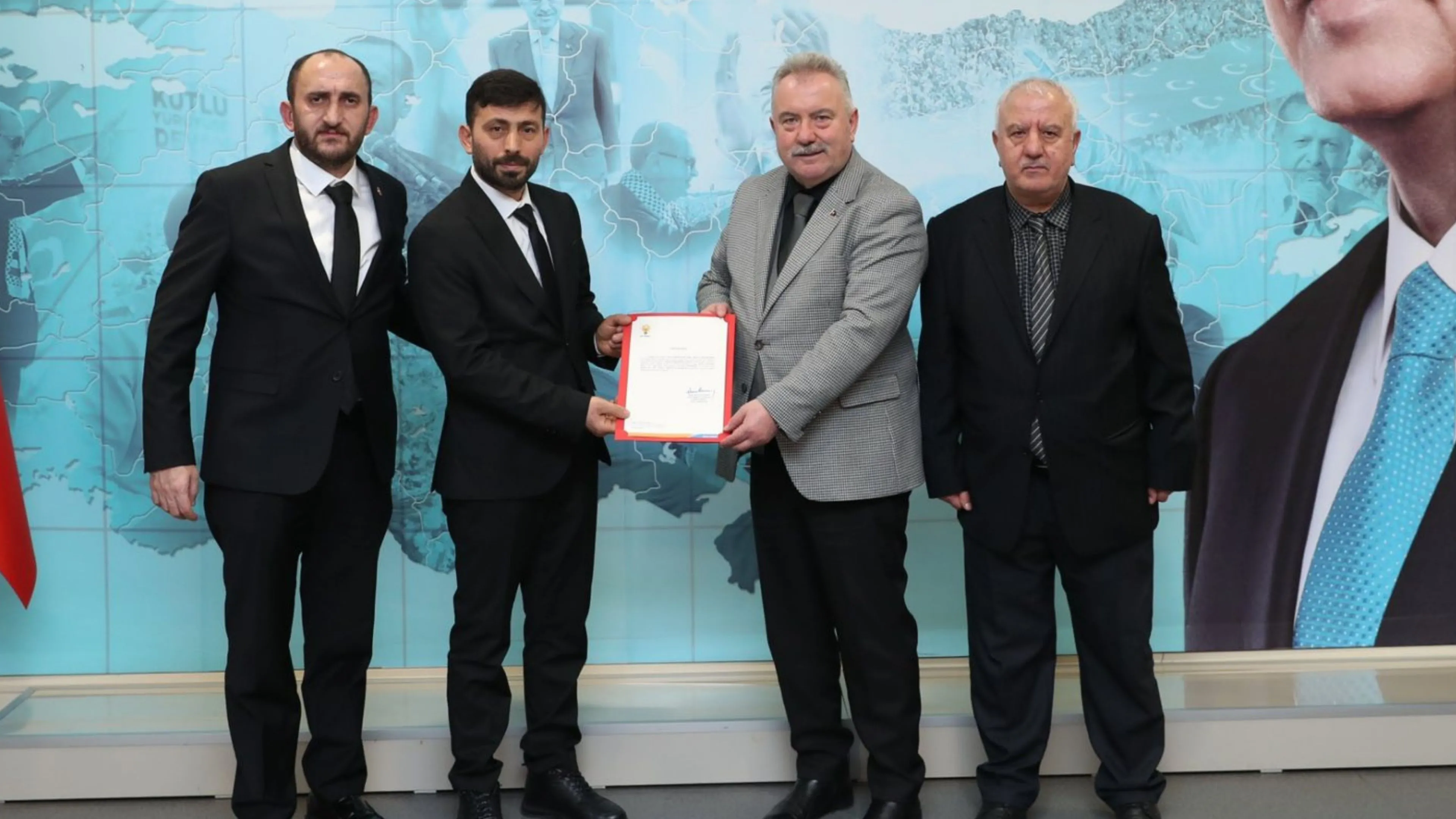 AK Parti Çamlıhemşin İlçe Başkanlığına Hüseyin Albardak atandı