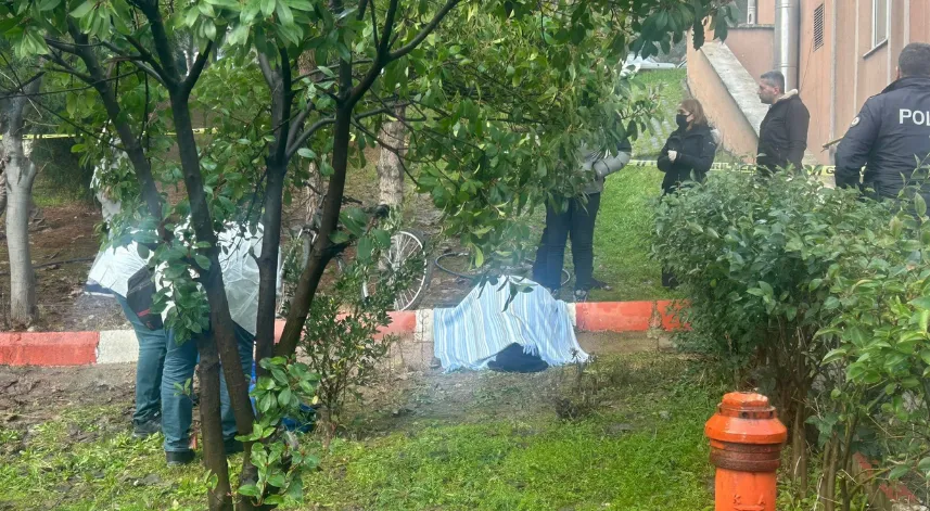 5. kattan düşen yaşlı kadın yaşamını yitirdi