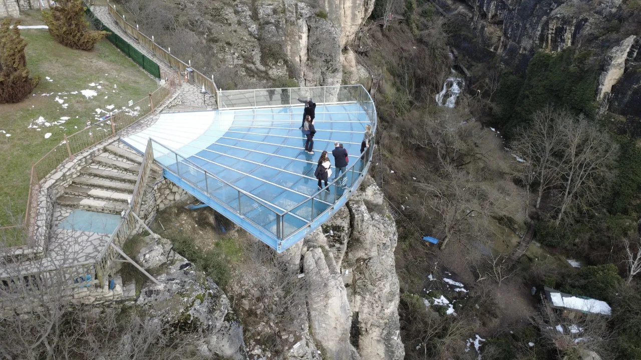 Türkiye'nin ilk cam seyir terası geçen yıl 172 bin 570 kişiyi ağırladı