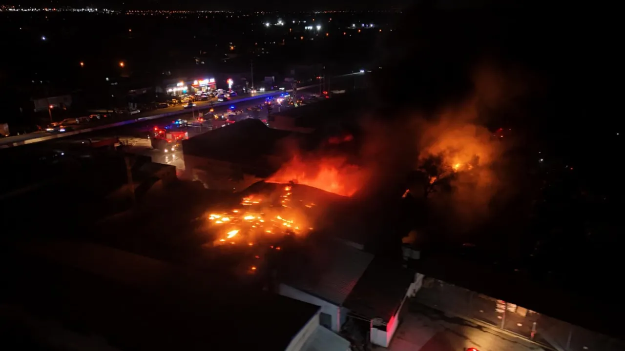 Düzce'de strafor fabrikasında yangın