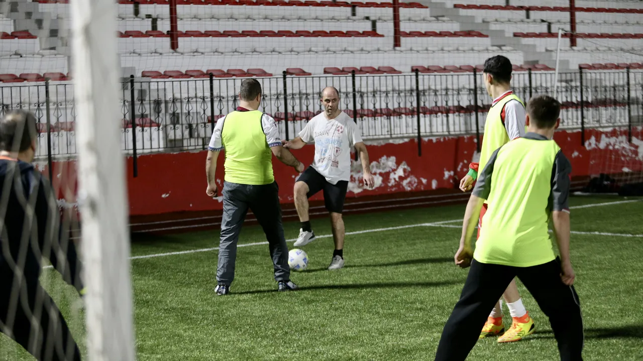 Denetimli serbestlik personeli ile tedbir altındaki çocuklar halı sahada buluştu