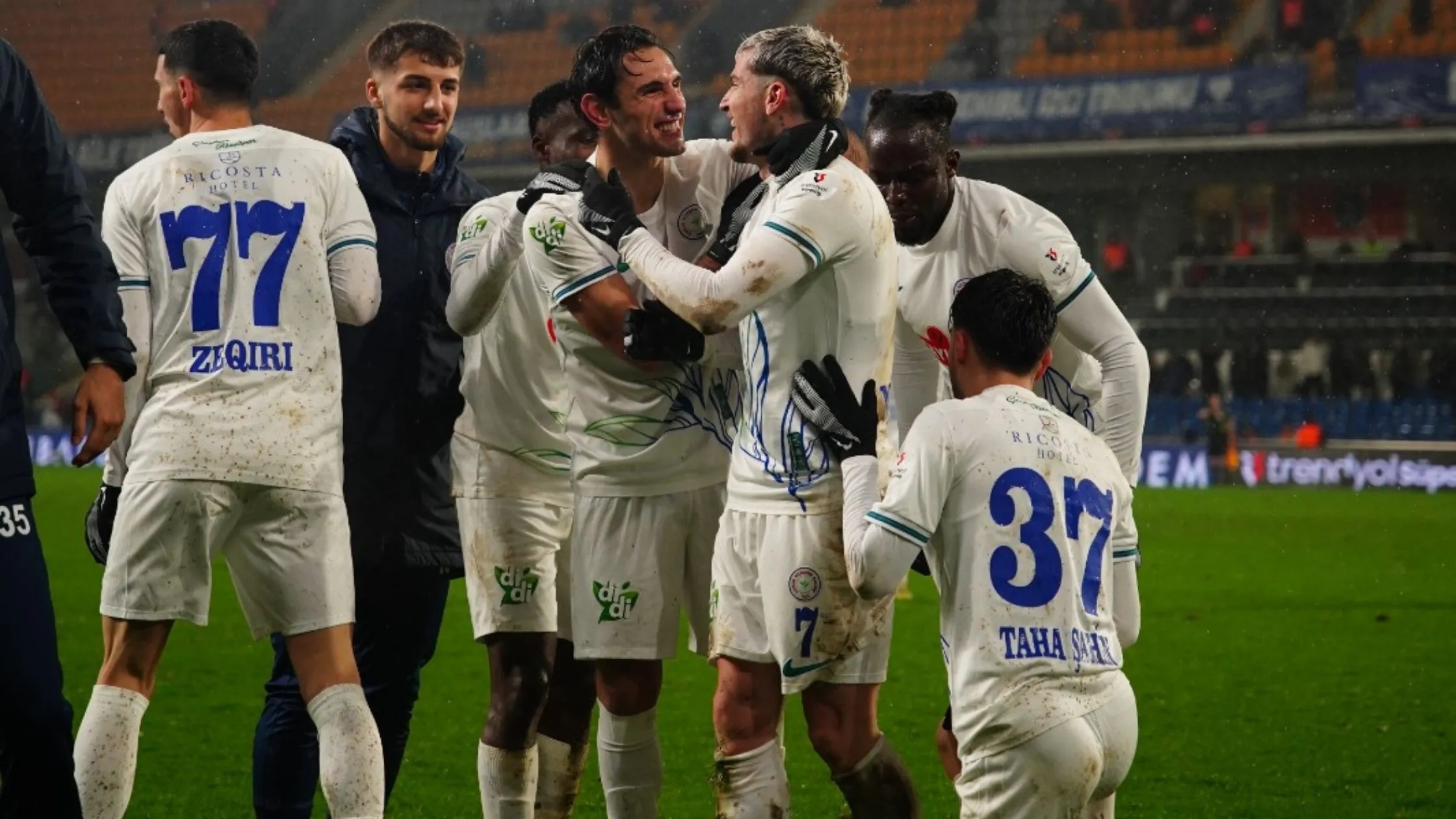 İstanbul'da puanlar paylaşıldı: 2-2