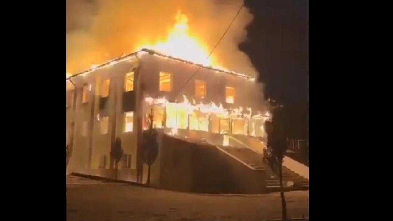 Köy Camisi Alev Alev Yandı