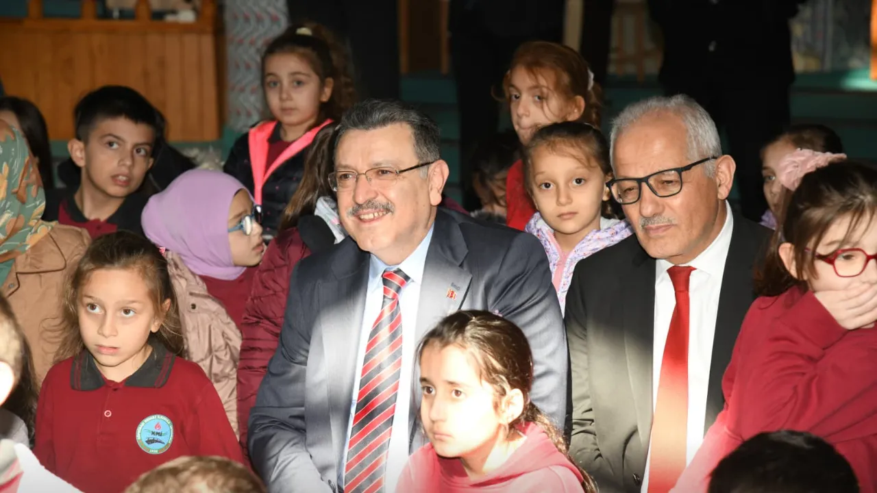 Başkan Genç, tekne orucu etkinliğinde çocuklarla buluştu