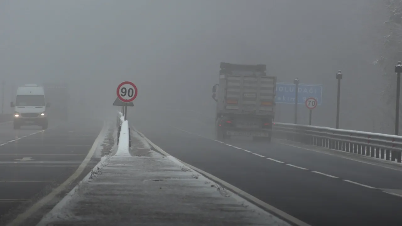 Bolu Dağı'nda sis etkili oldu