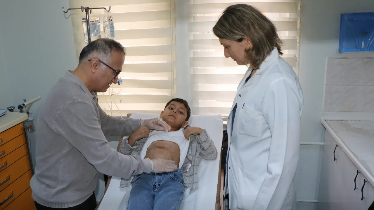 Tesadüfen fark edilen nadir hastalık ameliyatla tedavi edildi