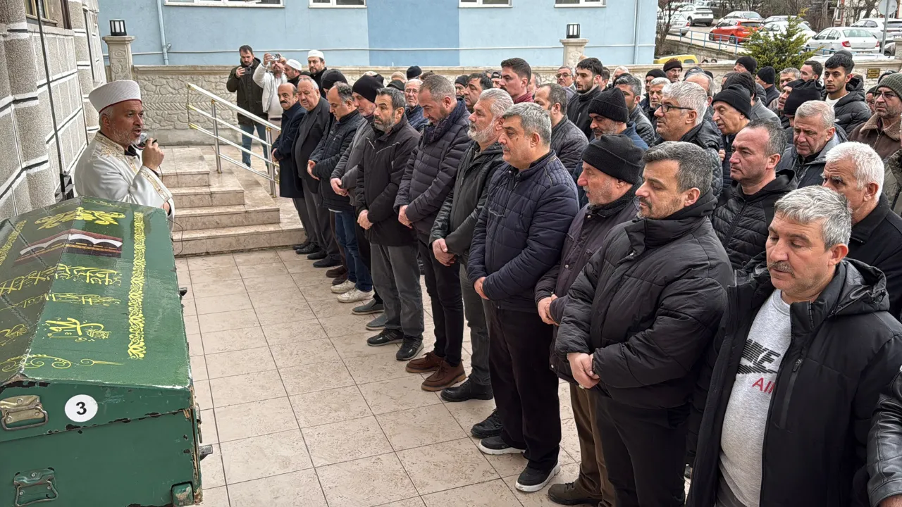 Denizde boğulan üniversite öğrencisi, son yolculuğuna uğurlandı