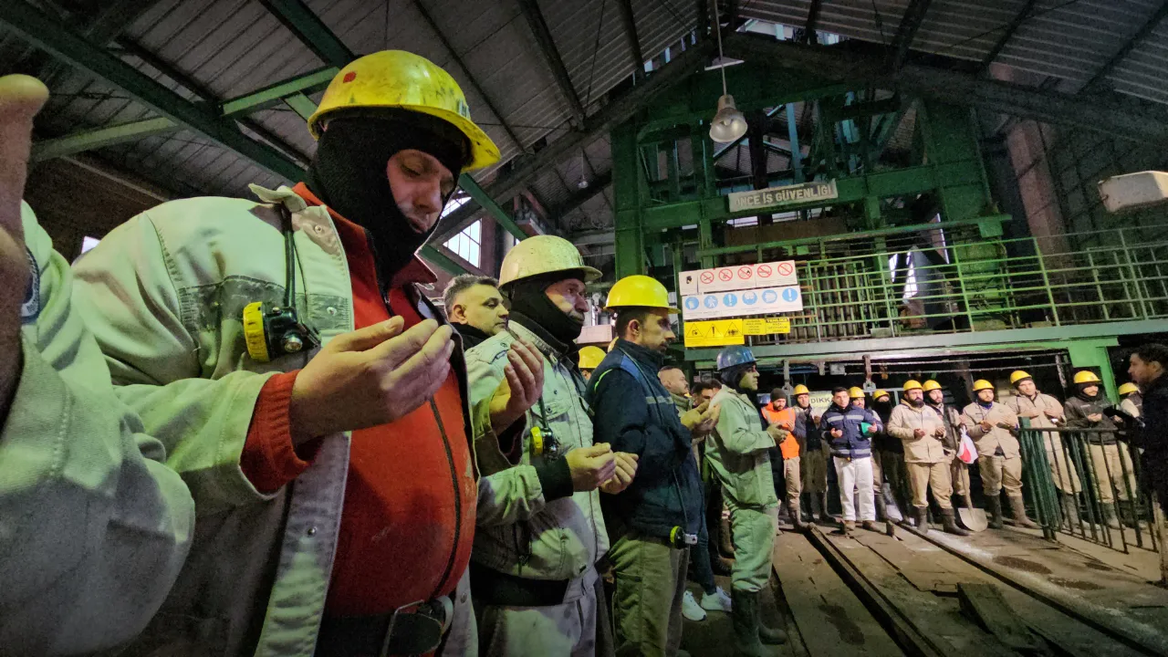 34 yıl önce grizu faciasında ölen 263 madenci anıldı