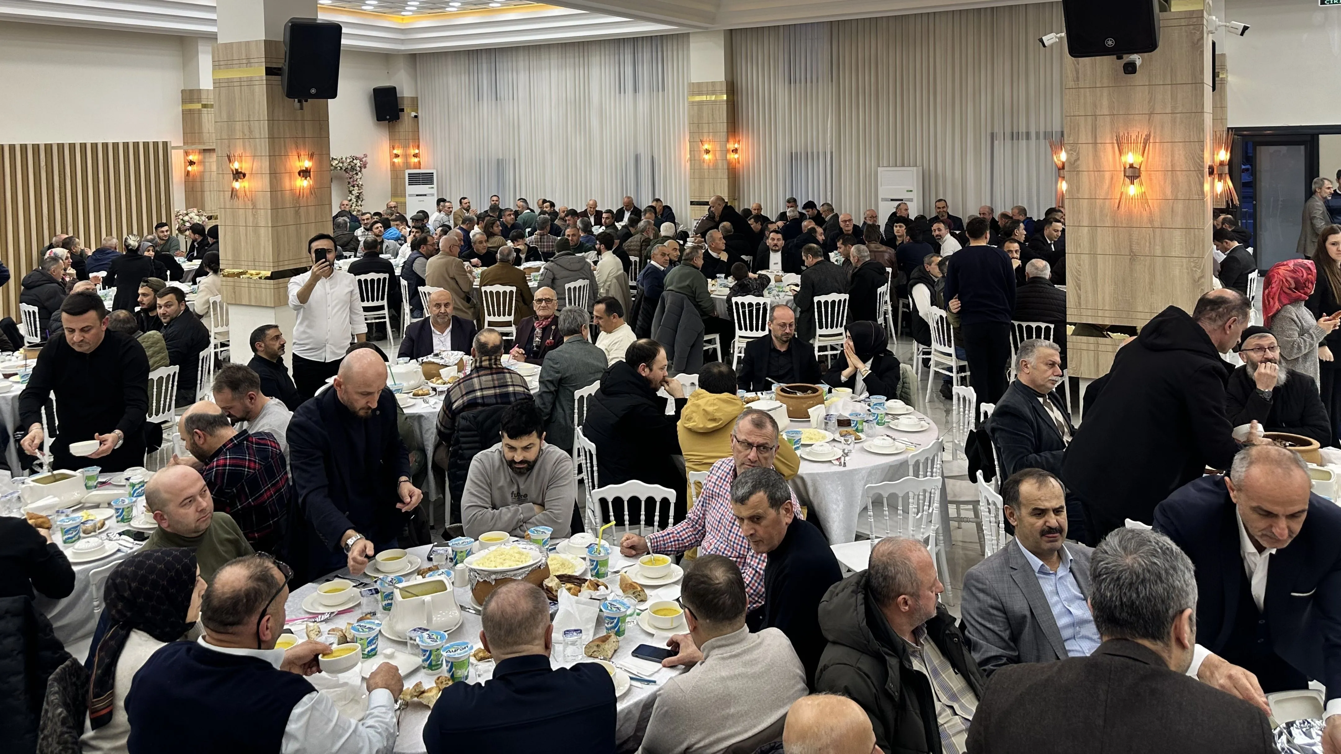 Rize’de Özgüven ailesi iftarda buluştu
