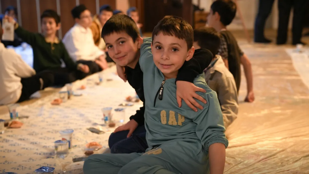 Samsun’da 60 öğrenci camide iftarda buluştu