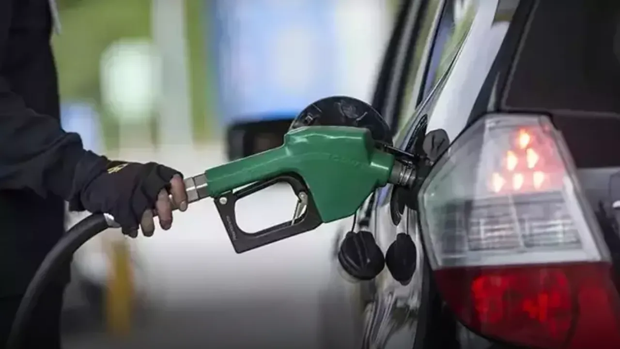 Akaryakıt fiyatlarında geçici olarak eşel mobil sistemi devreye alındı