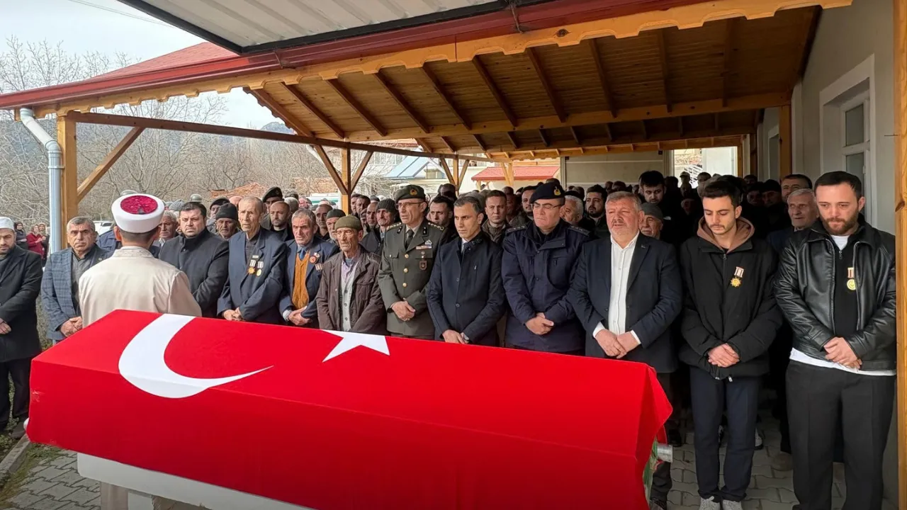 Çorum’da Kıbrıs gazisi son yolculuğuna uğurlandı