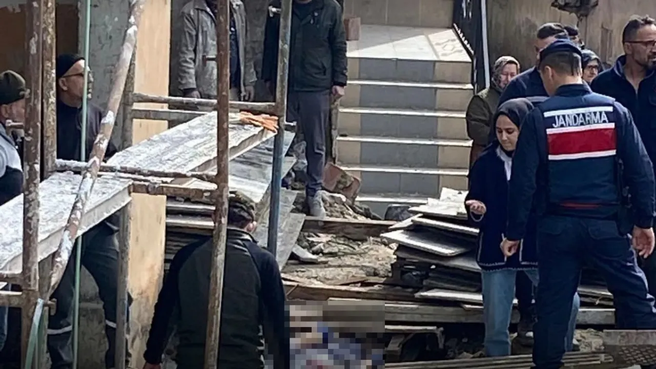 Sağlık ocağı inşaatında 3'üncü kattan düşen işçi ağır yaralandı
