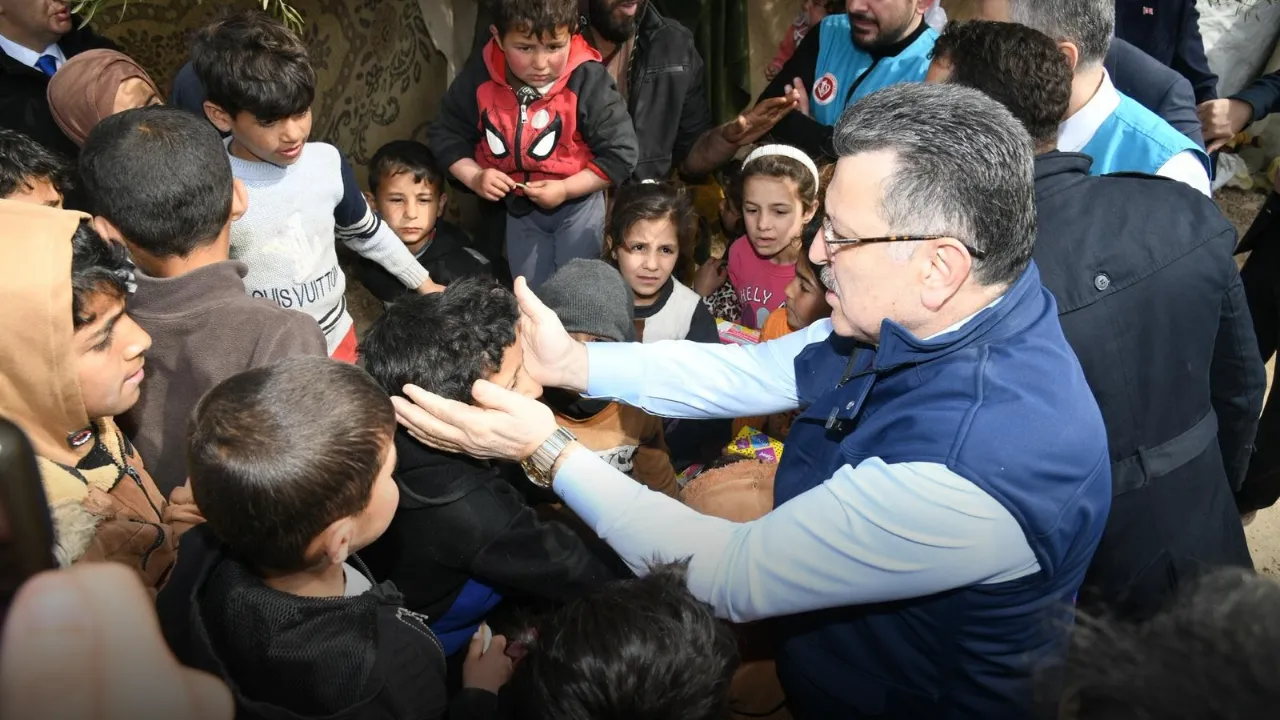 Başkan Genç'ten Suriye'de çadır kente ziyaret