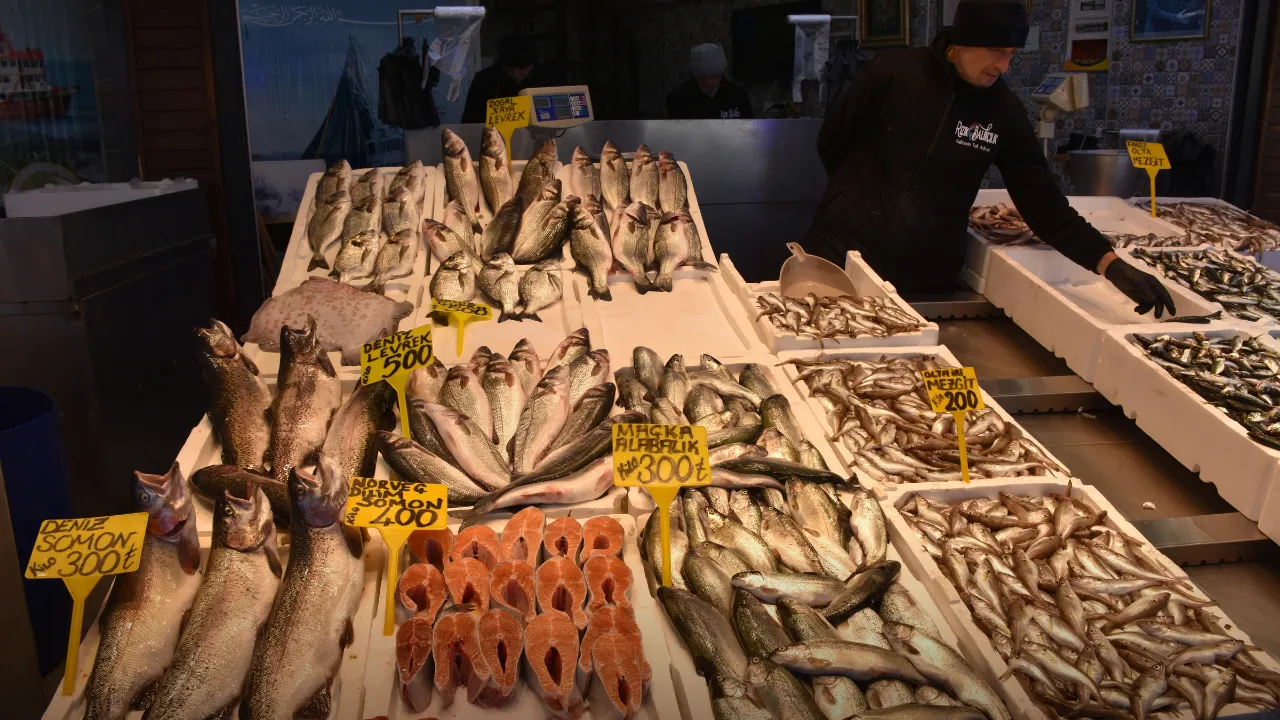 Trabzon'da istavrit ve mezgit ilgi görüyor