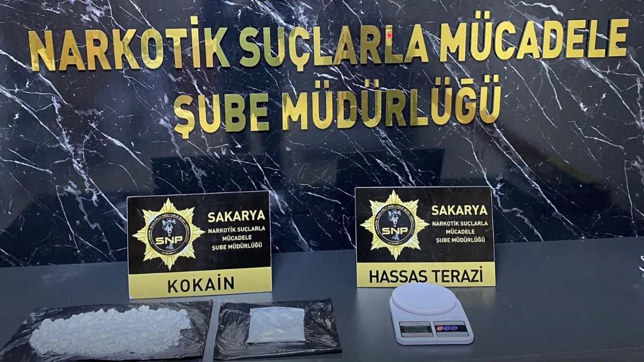 Yolcu otobüsünde yarım kilo kokain ele geçirildi: 2 kişi tutuklandı