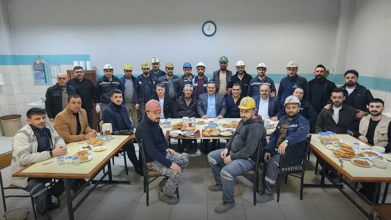 AK Parti Milletvekili Haluk İpek madencilerle iftarda buluştu