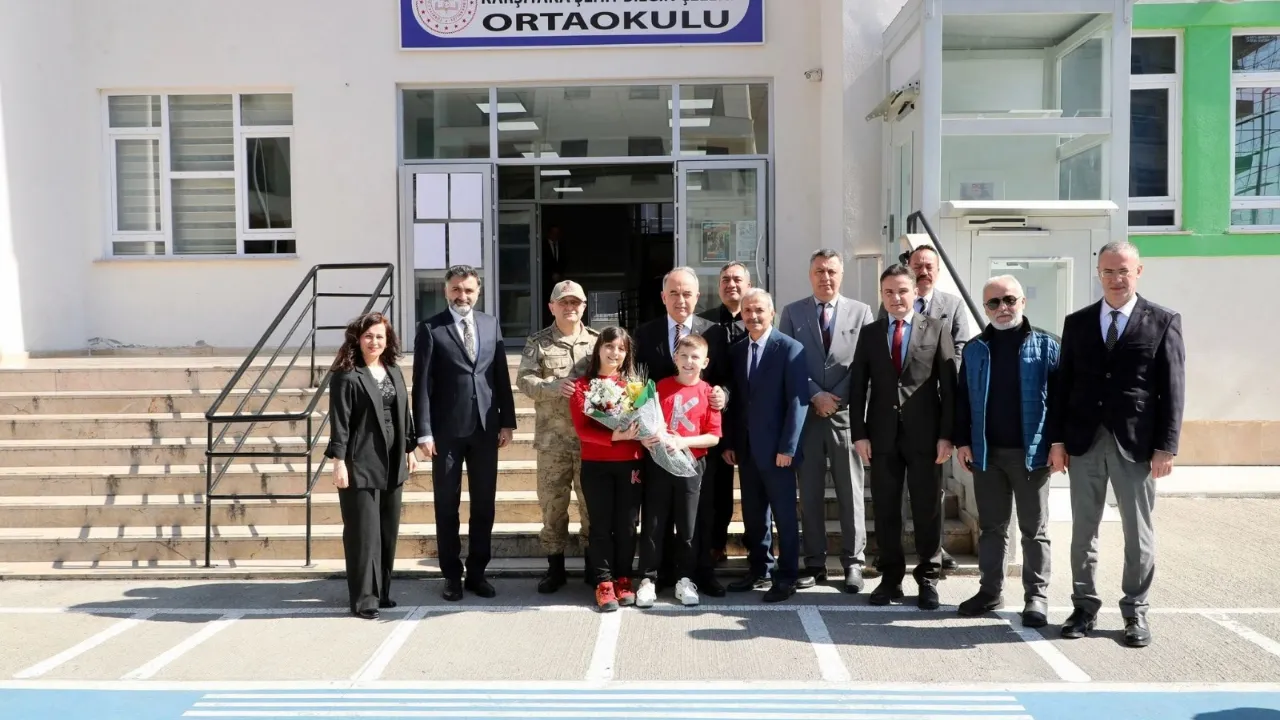 Şehit Bilgin Çelenk’in ismi Karşıyaka Ortaokulu’na verildi