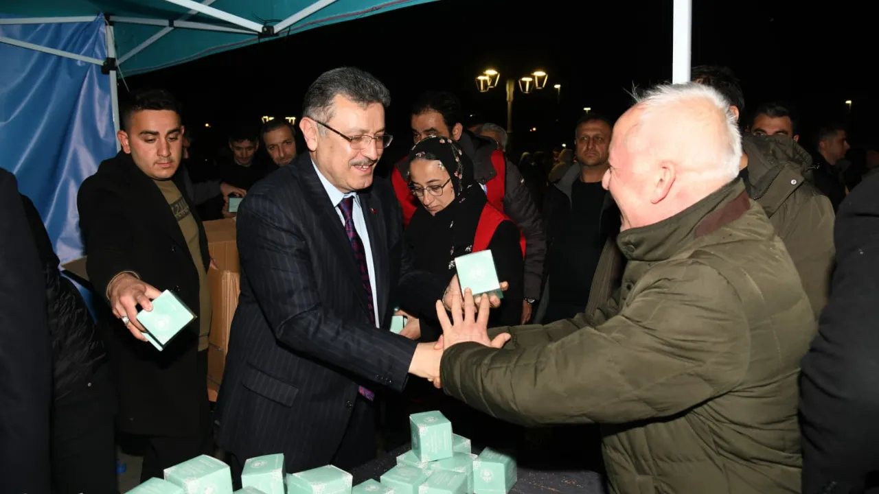 Başkan Genç’ten Kadir Gecesi’nde ikram