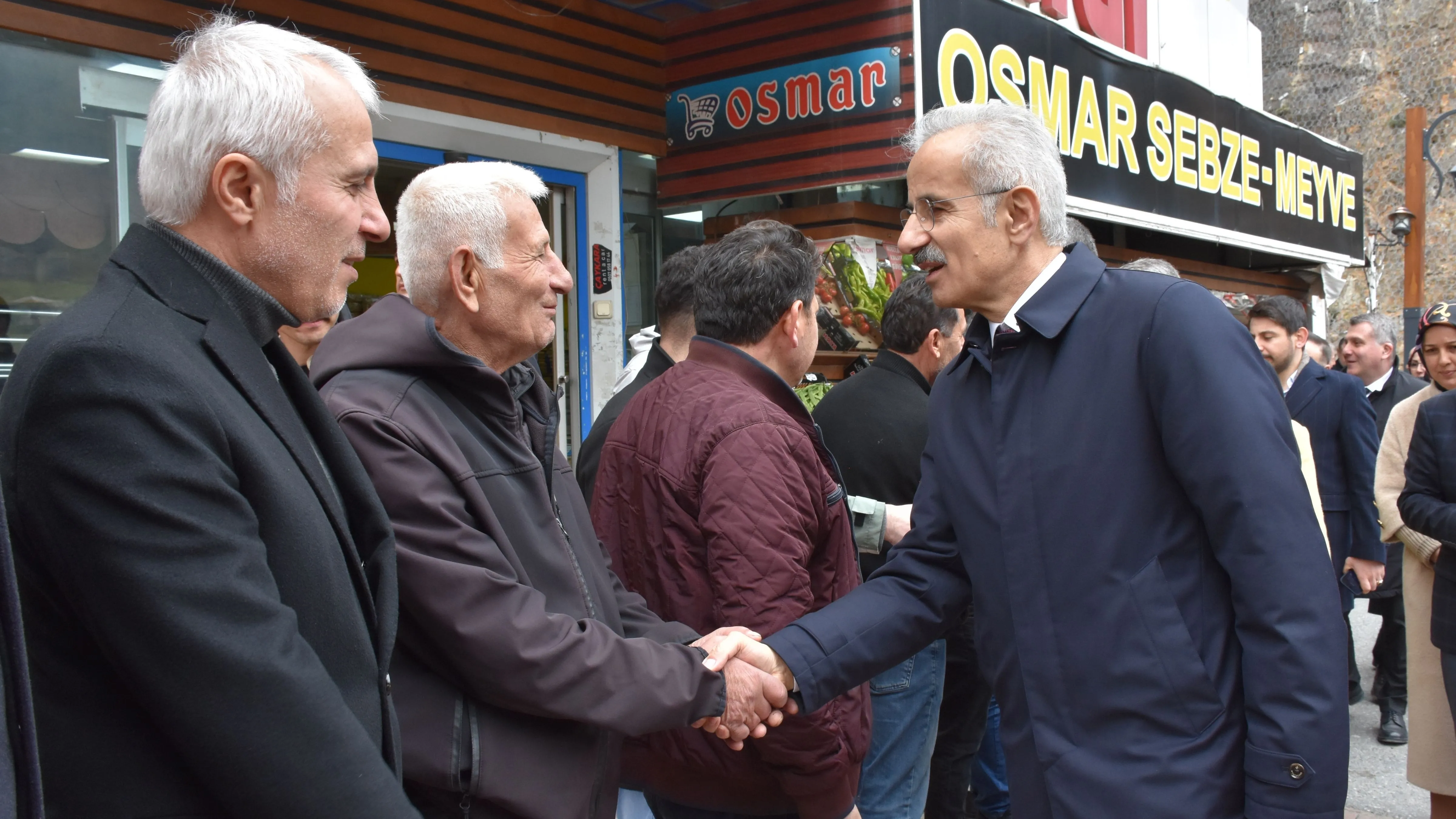 Ulaştırma ve Altyapı Bakanı Uraloğlu, Trabzon'da çeşitli ziyaretlerde bulundu
