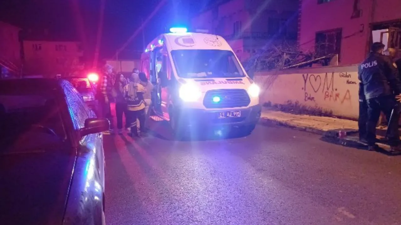 Komşular arasında bıçaklı ve sopalı kavga; 6 yaralı