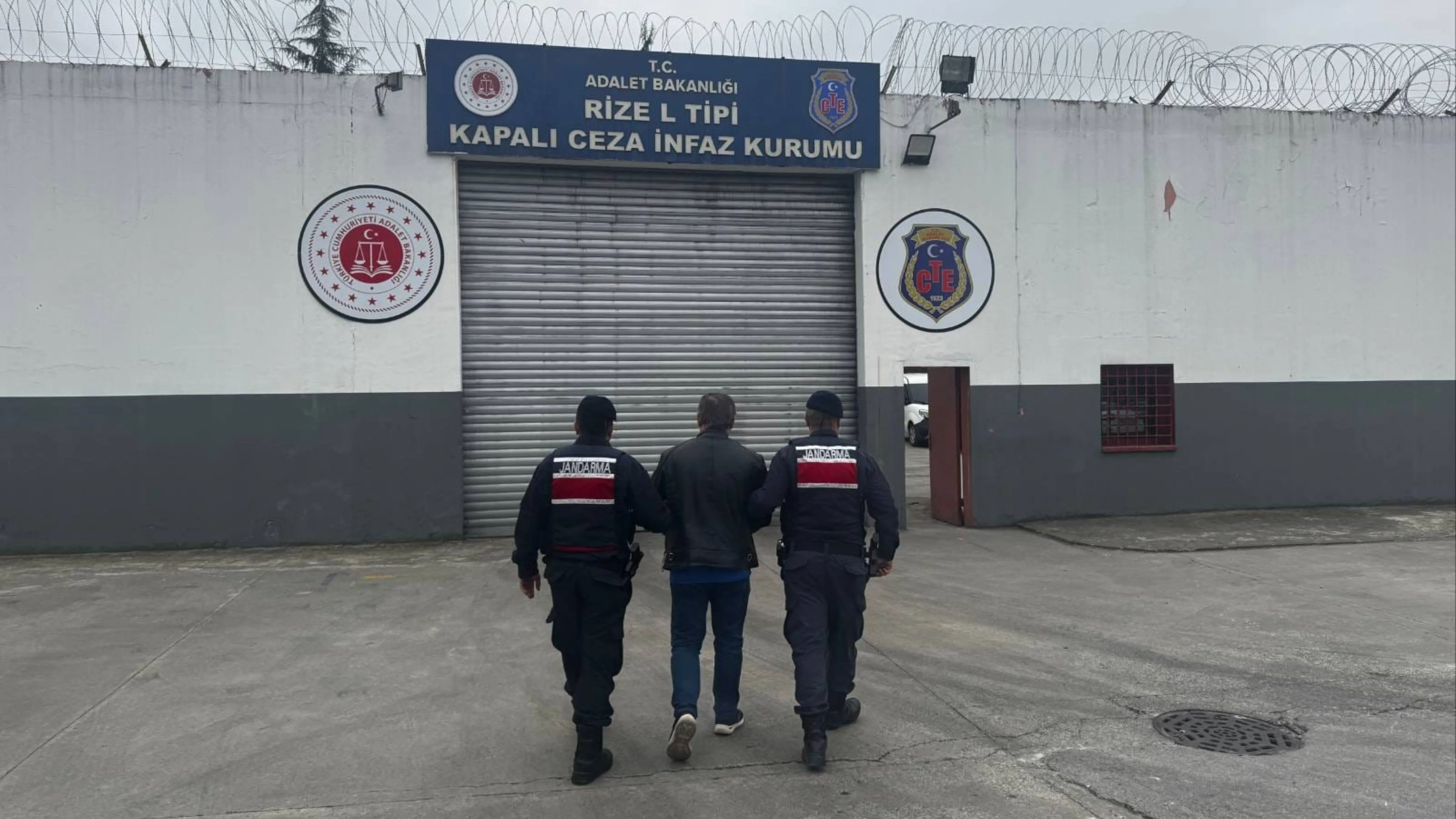 Rize'de aranan firari hükümlüler yakalandı