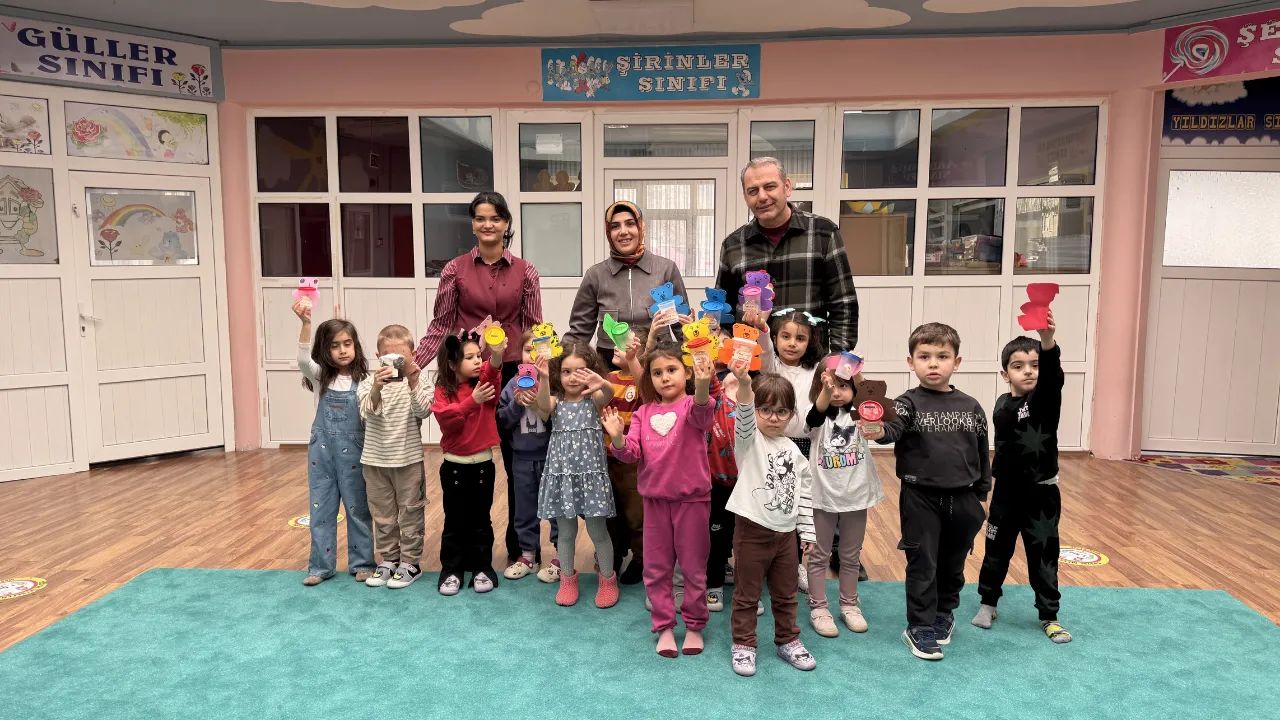 Artvin'de anaokulu öğrencilerinden Gazze'ye bağış