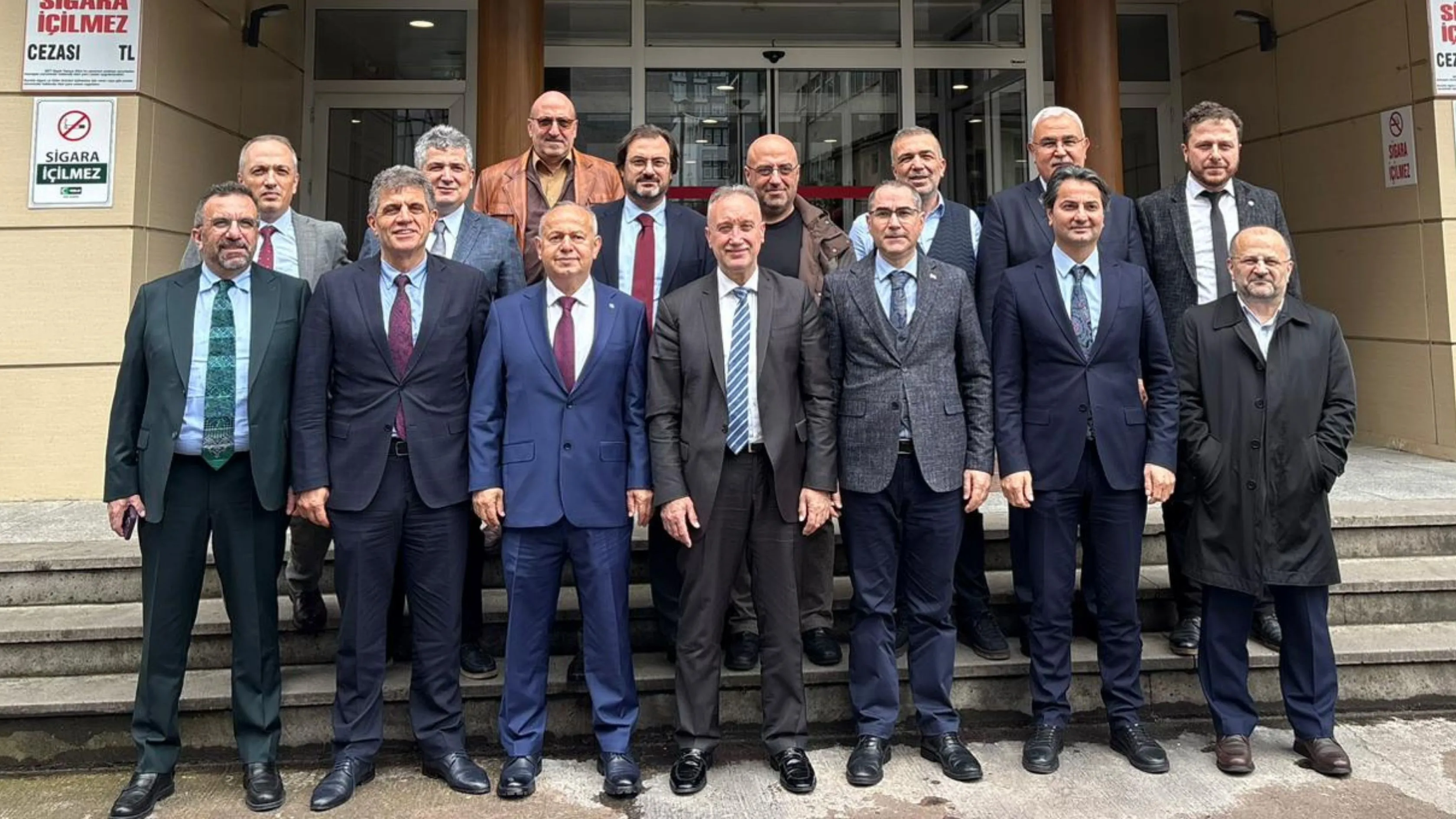 Trabzon heyetinden Rize'ye ziyaret: Sağlık yatırımları değerlendirildi