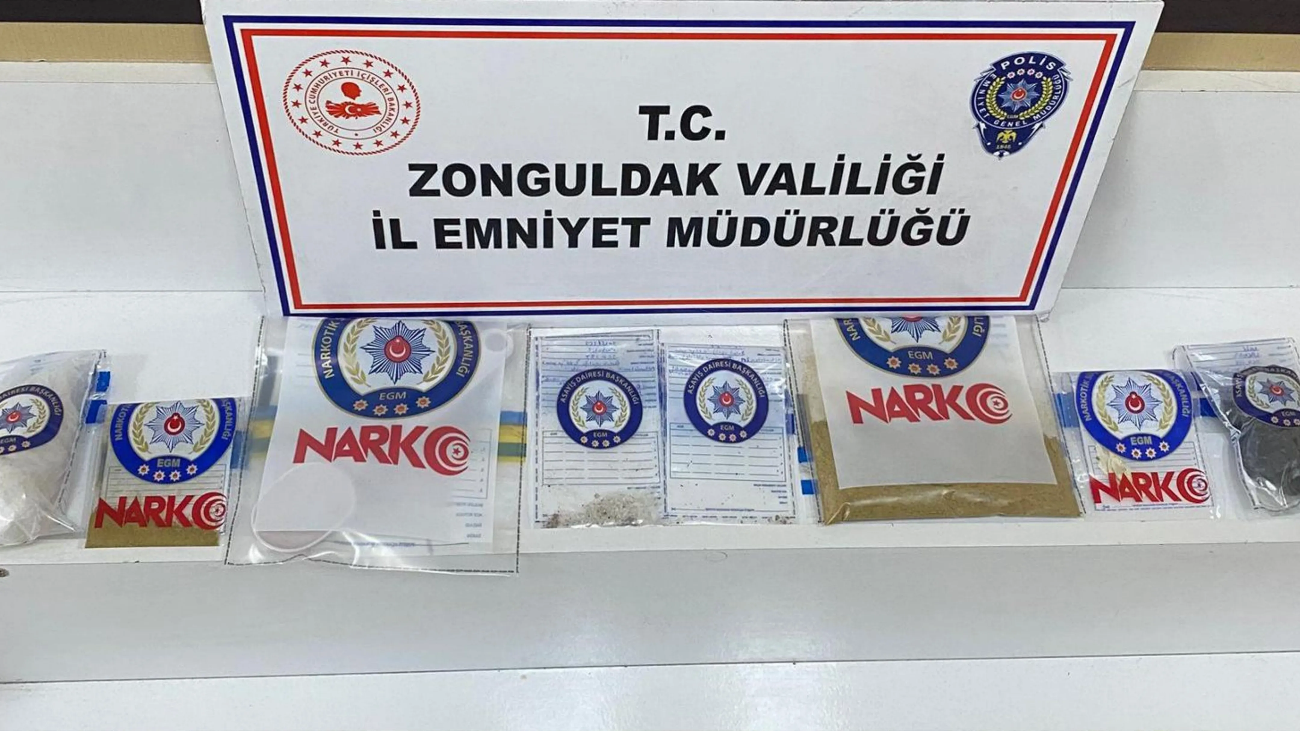 Uyuşturucu operasyonlarında 8 şüpheli tutuklandı